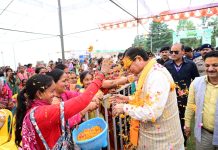जन-जन की सरकार, जन-जन के द्वार’ अभियान में मुख्यमंत्री धामी ने लिया हिस्सा